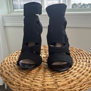 Zara Black Heels Elegant Design